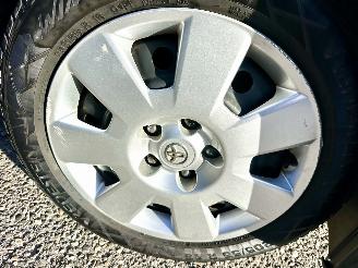 Toyota Corolla-verso 1.6 VVT-i 110pk Terra - 197dkm nap - airco - cruise contr - pdc - elektr spiegels + ramen voor - all season picture 63