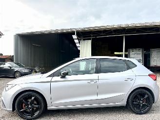 krockskadad bil auto Seat Ibiza gereserveerd FR 1.0 TSI 110pk 7-traps aut + F1 5drs - nap - navi - camera - sfeerverl - front + line assist - virtual cockpit 2021/11