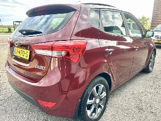 Hyundai Ix20 Gereserveerd 1.6i 125pk automaat Premium - nap - pano - leer - stuur + stoelverw - navi - camera - 1e eig - pdc v+a picture 5