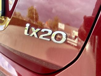 Hyundai Ix20 Gereserveerd 1.6i 125pk automaat Premium - nap - pano - leer - stuur + stoelverw - navi - camera - 1e eig - pdc v+a picture 79