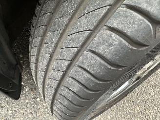 Hyundai Ix20 Gereserveerd 1.6i 125pk automaat Premium - nap - pano - leer - stuur + stoelverw - navi - camera - 1e eig - pdc v+a picture 72