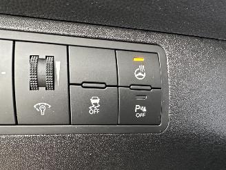 Hyundai Ix20 Gereserveerd 1.6i 125pk automaat Premium - nap - pano - leer - stuur + stoelverw - navi - camera - 1e eig - pdc v+a picture 19