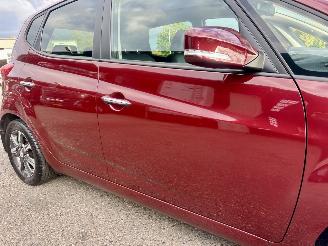 Hyundai Ix20 Gereserveerd 1.6i 125pk automaat Premium - nap - pano - leer - stuur + stoelverw - navi - camera - 1e eig - pdc v+a picture 96