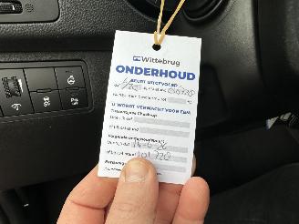 Hyundai Ix20 Gereserveerd 1.6i 125pk automaat Premium - nap - pano - leer - stuur + stoelverw - navi - camera - 1e eig - pdc v+a picture 27