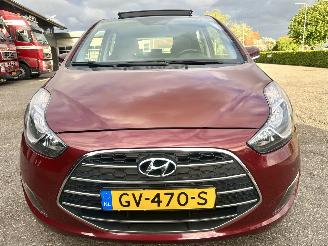 Hyundai Ix20 Gereserveerd 1.6i 125pk automaat Premium - nap - pano - leer - stuur + stoelverw - navi - camera - 1e eig - pdc v+a picture 3