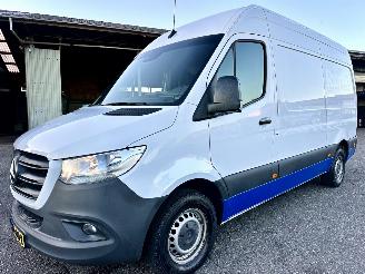 Mercedes Sprinter Gereserveerd 316 2.2 CDI 163pk 7-traps aut + f1 L2/H2 - nap - navi - camera - zwarte hemel - trekh - elektr pakket - 4x Michelin picture 2