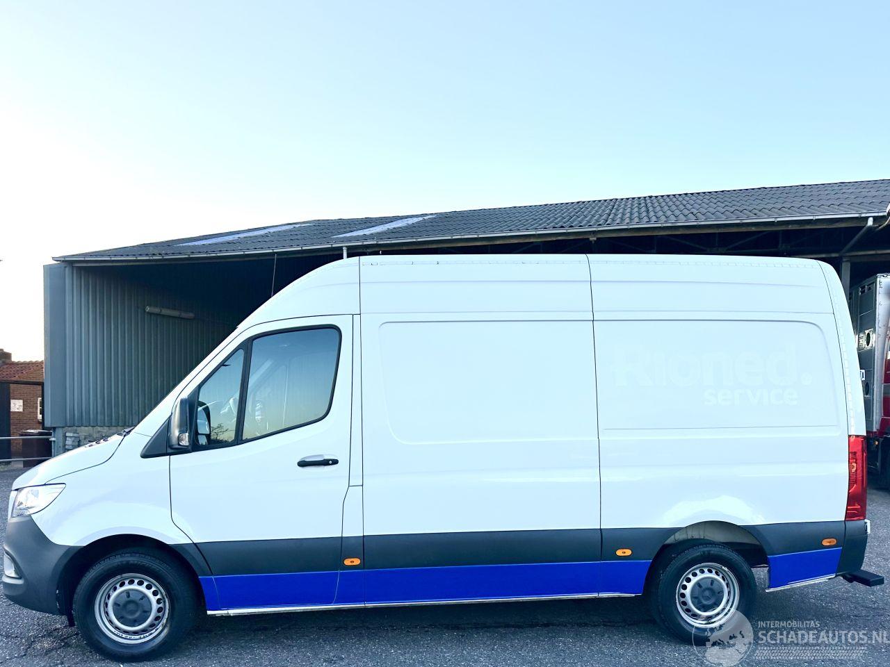 Mercedes Sprinter Gereserveerd 316 2.2 CDI 163pk 7-traps aut + f1 L2/H2 - nap - navi - camera - zwarte hemel - trekh - elektr pakket - 4x Michelin