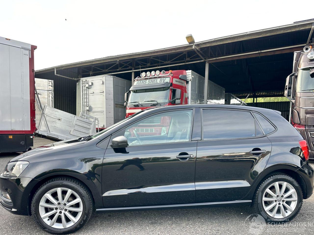 Volkswagen Polo Gereserveerd 1.4 TDI 75pk BlueMotion 5drs - navi - clima - cruise - facelift - bleutooth - pdc v+a - front assist - privacy glass