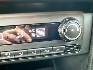 Volkswagen Polo Gereserveerd 1.4 TDI 75pk BlueMotion 5drs - navi - clima - cruise - facelift - bleutooth - pdc v+a - front assist - privacy glass picture 19