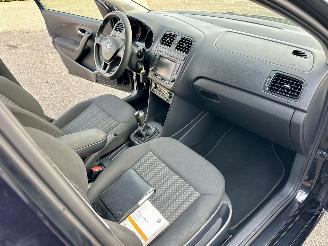 Volkswagen Polo Gereserveerd 1.4 TDI 75pk BlueMotion 5drs - navi - clima - cruise - facelift - bleutooth - pdc v+a - front assist - privacy glass picture 24