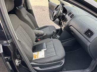 Volkswagen Polo Gereserveerd 1.4 TDI 75pk BlueMotion 5drs - navi - clima - cruise - facelift - bleutooth - pdc v+a - front assist - privacy glass picture 45
