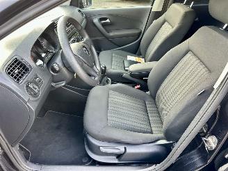 Volkswagen Polo Gereserveerd 1.4 TDI 75pk BlueMotion 5drs - navi - clima - cruise - facelift - bleutooth - pdc v+a - front assist - privacy glass picture 41