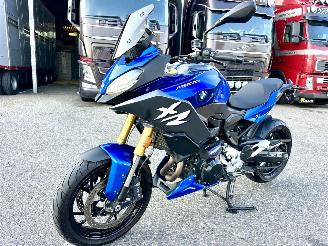 BMW F 900 R XR 105pk ABS Pro - verwarmde handvatten - navi - dagrijverl - dynamisch + actief pakket - Brembo picture 2