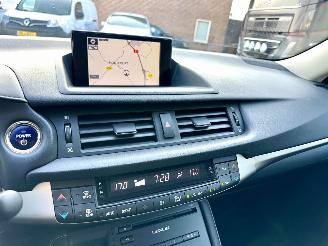 Lexus Ct Gereserveerd 200h Hybrid 123pk aut Business Line - nap - navi - camera - dealer onderhouden - licht + regens + dimmend spiegel picture 17