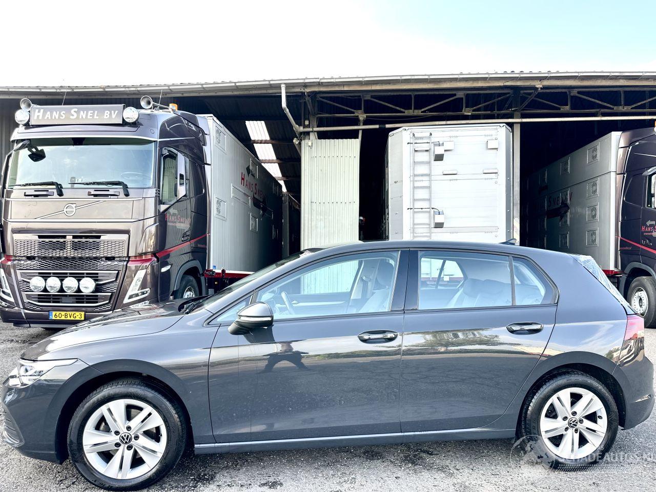 Volkswagen Golf 1.0 TSI 110pk 6-bak Life Edition 5drs - nap - virtual - carplay - front + line assist - sfeerverl - pdc v+a