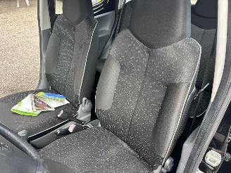 Peugeot 107 Gereserveerd 1.0-12v automaat 68pk XS 5drs - nap - carplay - airco - 49dkm - elektr ramen - toerenteller picture 47