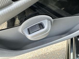 Peugeot 107 Gereserveerd 1.0-12v automaat 68pk XS 5drs - nap - carplay - airco - 49dkm - elektr ramen - toerenteller picture 57