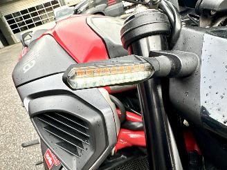 Aprilia  SHIVER 900 - led knipperlichten - drive modus - carbon spatbord - verstelbaar achterveer - stickersset picture 19