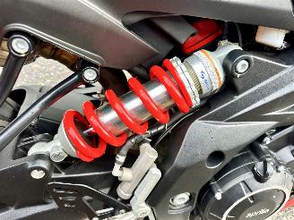 Aprilia  SHIVER 900 - led knipperlichten - drive modus - carbon spatbord - verstelbaar achterveer - stickersset picture 8