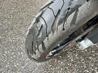 Aprilia  SHIVER 900 - led knipperlichten - drive modus - carbon spatbord - verstelbaar achterveer - stickersset picture 21
