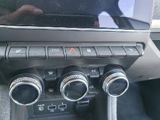 Renault Zoé INTENSE  51 KW met CCS lader  8000 km technisch probleem HUURBATTERY picture 8