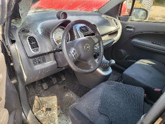 Opel Agila 2 AGILLA,S 1 KOOP 1.0 benz 48 kw af fabriek LPG ,AIRCO, NAP picture 6