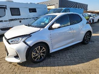 Voiture accidenté Toyota Yaris Toyota Yaris 1.5 Hybrid Dynamic 22d km 2023/11