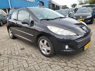 Tweedehands auto Peugeot 207 Peugeot 207 1.6 VTi Première 2e eigenaar 2010/4