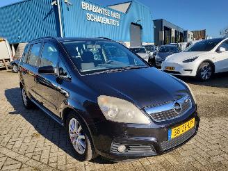 Schadeauto Opel Zafira ZAFIRA 7 zitplaatsen 1.6  105 pk 2008/1