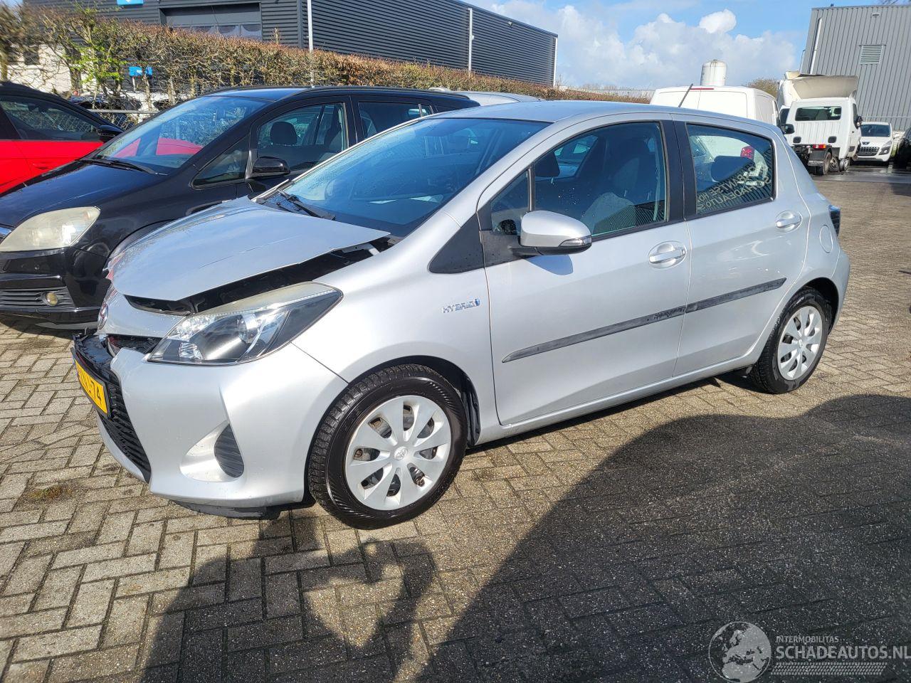 Toyota Yaris autom  1.5 Full Hybrid Aspiration 68000 km !!