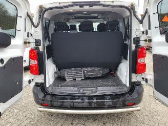 Peugeot Expert e-Expert 50 kWh 9 persoons picture 14