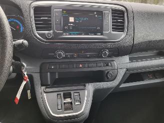 Peugeot Expert e-Expert 50 kWh 9 persoons picture 10