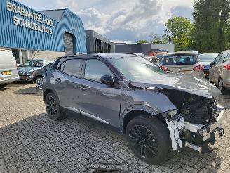 krockskadad bil auto Peugeot 2008 2008 1.2 Hybrid autom 136 GT  € 40 000 NW 2024/10