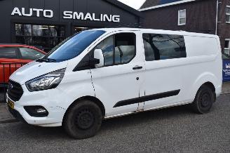 Schade bestelwagen Ford Transit Custom 320 2.0 TDCI L2H1 Trend  Dubbel Cabine 170Pk *Airco/Navi/Camera 2022/3