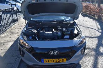 Hyundai Ioniq 28Kwh Comfort 120Pk 100% Soh *Navi/Clima/Camera picture 15