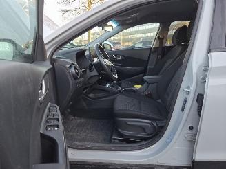 Hyundai Kona 88kw 48v / NAVI / CAMERA / CLIMA picture 15