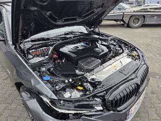 BMW 3-serie 330e X-DRIVE / M-SPORT / PANO / HEAD UPP picture 22