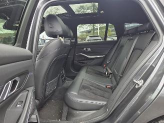 BMW 3-serie 330e X-DRIVE / M-SPORT / PANO / HEAD UPP picture 27