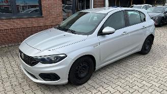 skadebil auto Fiat Tipo  2017/3