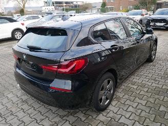 BMW 1-serie 116 d ADVANTAGE LED VIRTUAL COCKPIT. picture 4