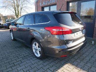 Ford Focus TITANIUM picture 4