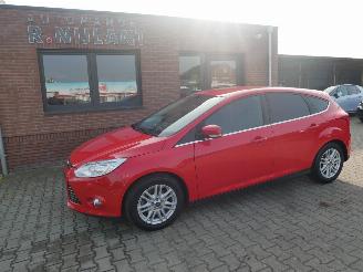 skadebil auto Ford Focus TITANIUM X XENON 2013/1