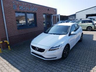 Schadeauto Volvo V-40 LED 2019/3