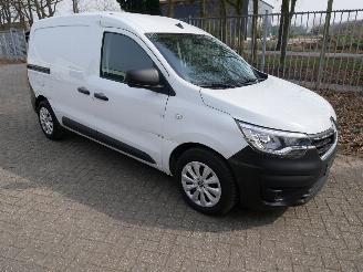 skadebil auto Renault Express  2024/7
