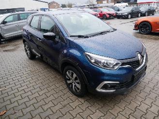 Renault Captur LIMITED picture 2