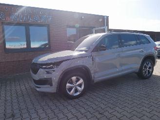 Unfallwagen Skoda Kodiaq SPORTLINE 4x4 PANORAMADAK LED VIRTUAL ACC ALCANTARA 2022/6