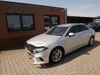 Unfallwagen Mercedes A-klasse A 180 D STYLE LEER LED 2019/6