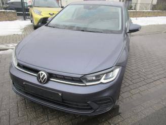 krockskadad bil auto Volkswagen Polo 1.0TSI 95pk Climatronic Navi Camera CruiseControl..... 2022/9