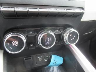 Renault Clio Tce 90 Techno  Climatronic HalfLeer Navi Camera AmbientLight picture 17