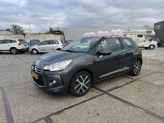 Schadeauto DS Automobiles DS 3 1.2 VTi Chic 2013/2